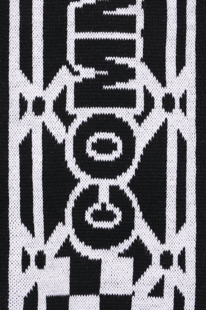 knit scarf with logo intarsia