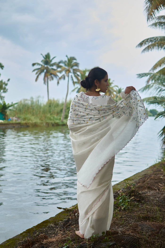 Mace │White handwoven chanderi sari - kavana.in