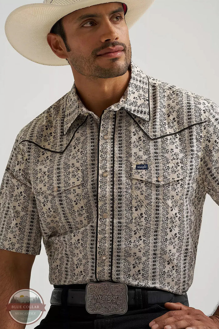 Wrangler 112374815 Vintage-Inspired Piped Printed Western Snap Shirt front view