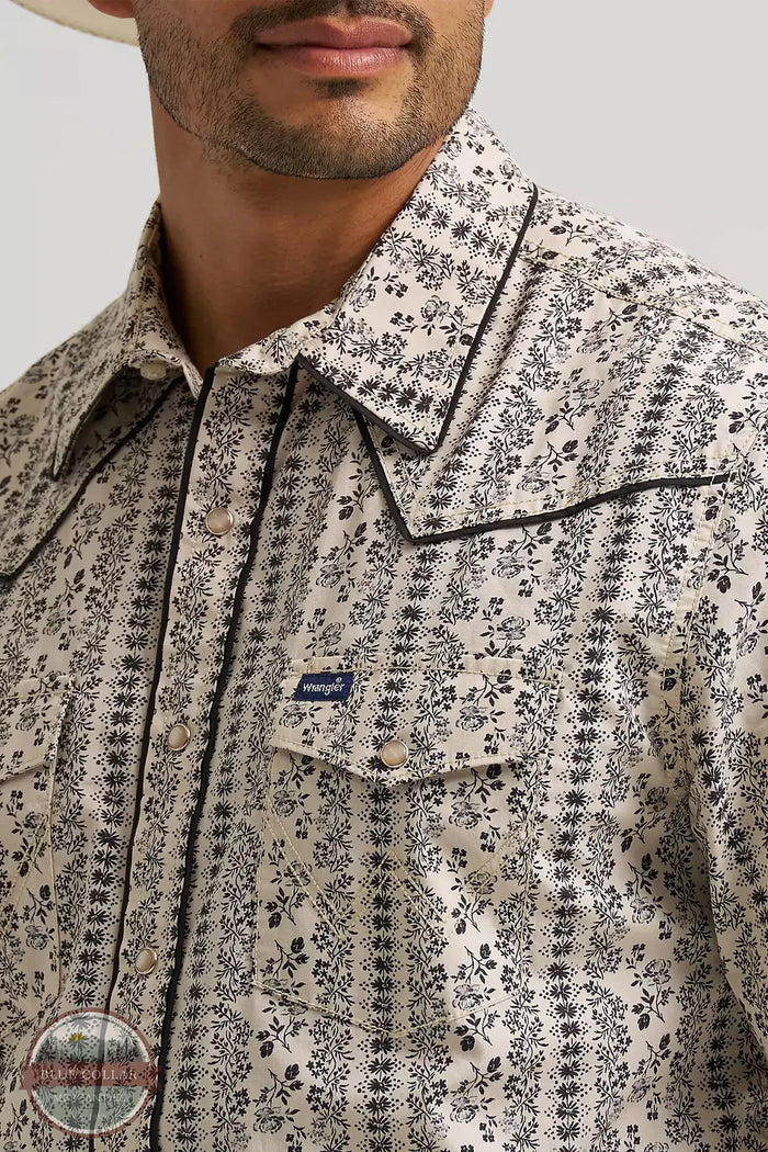 Wrangler 112374815 Vintage-Inspired Piped Printed Western Snap Shirt detailed close-up view
