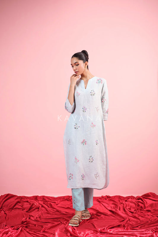 Aabhira Linen Kurta Set