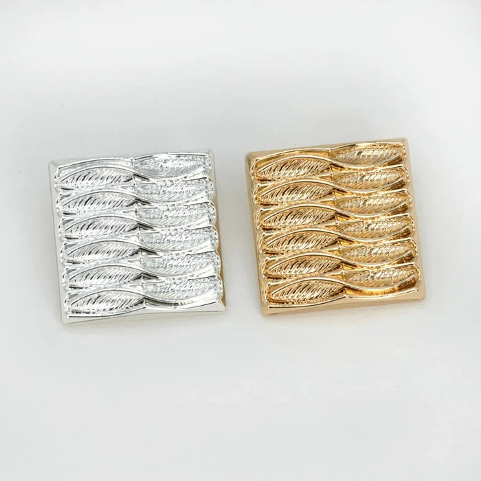 Elegant Leaf Pattern Gold Metal Button | 18mm (28L) & 23mm (36L)