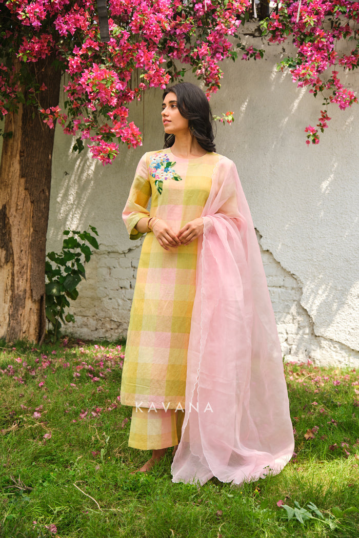 Kairi Dupatta
