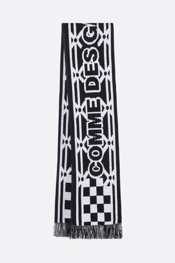 knit scarf with logo intarsia