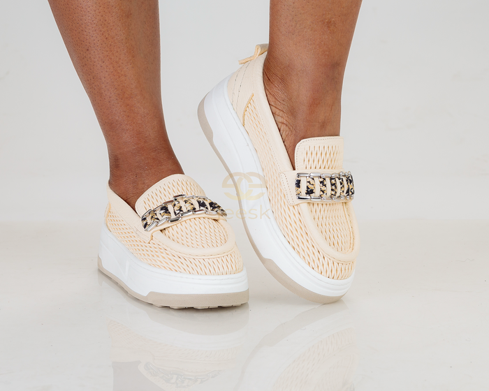 LEESK Cream Chain Loafers (Lindz)