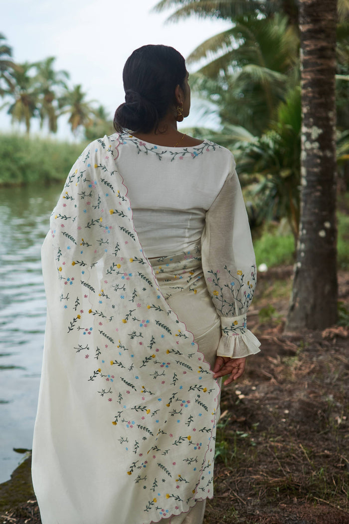 Mace │White handwoven chanderi sari - kavana.in