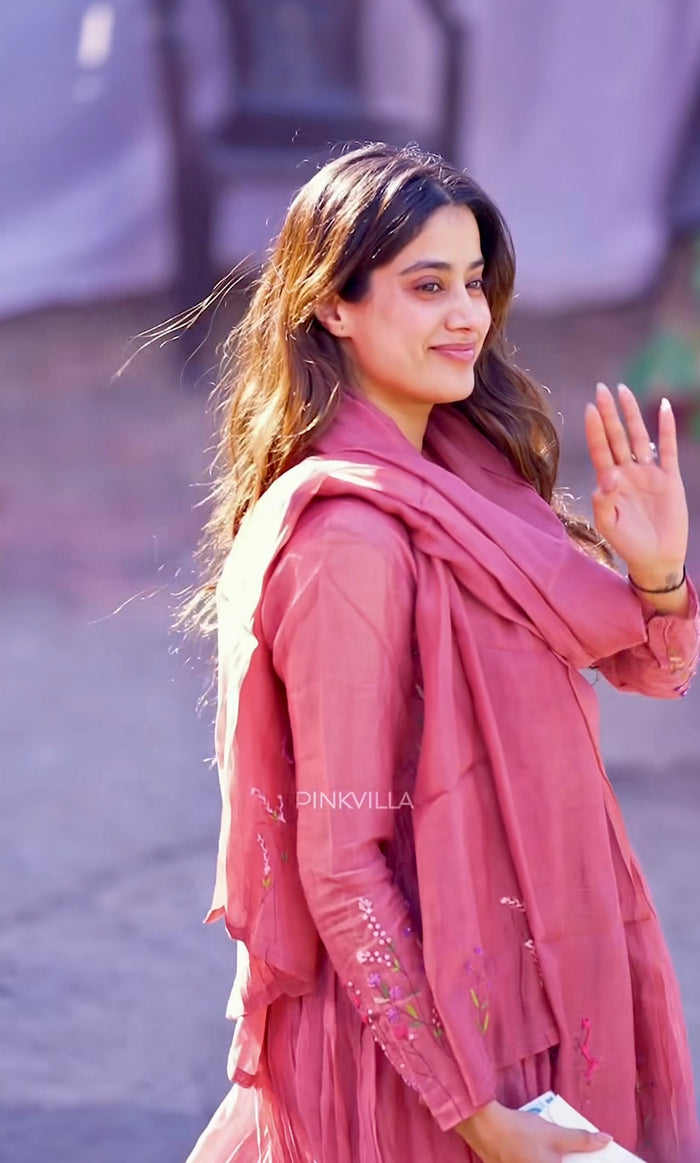 Mauve Floral Hand Embroidered Chanderi Kurta Set
