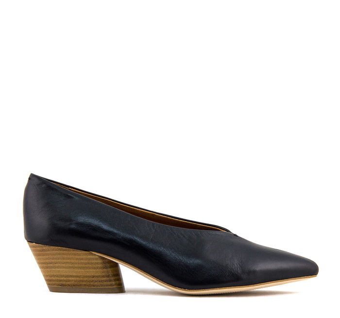Miz Mooz Holly Heel - Miz Mooz - On The EDGE