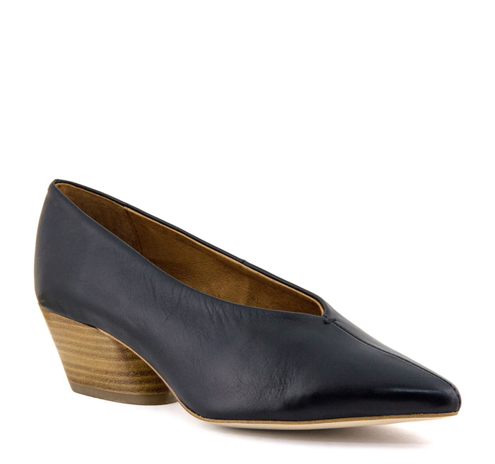 Miz Mooz Holly Heel - Miz Mooz - On The EDGE