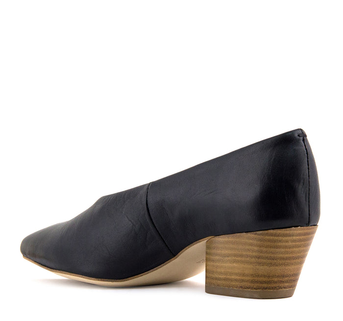 Miz Mooz Holly Heel - Miz Mooz - On The EDGE