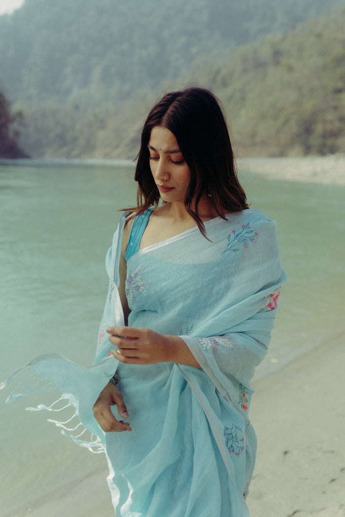 Neel Gagan Linen Sari