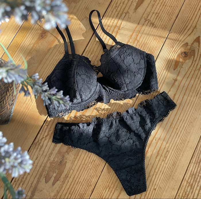 Peony Thong | Black