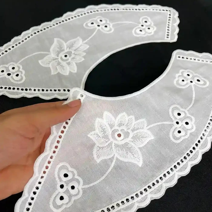 Elegant Venice Lace Peter Pan appliqué showcasing ornate floral motifs and smooth curved border trim